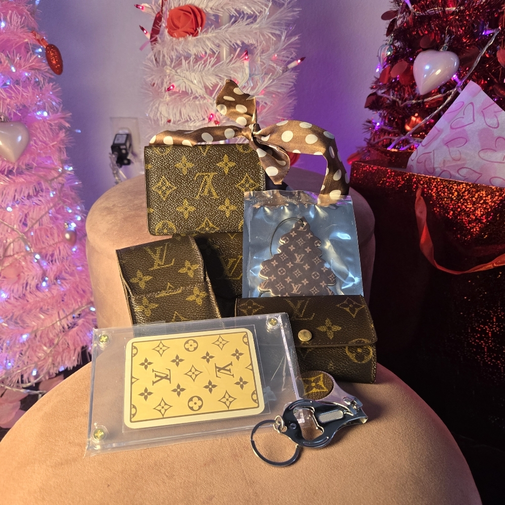 Vintage.Louis Vuitton Monogram Cardholder - Picture 4 of 5